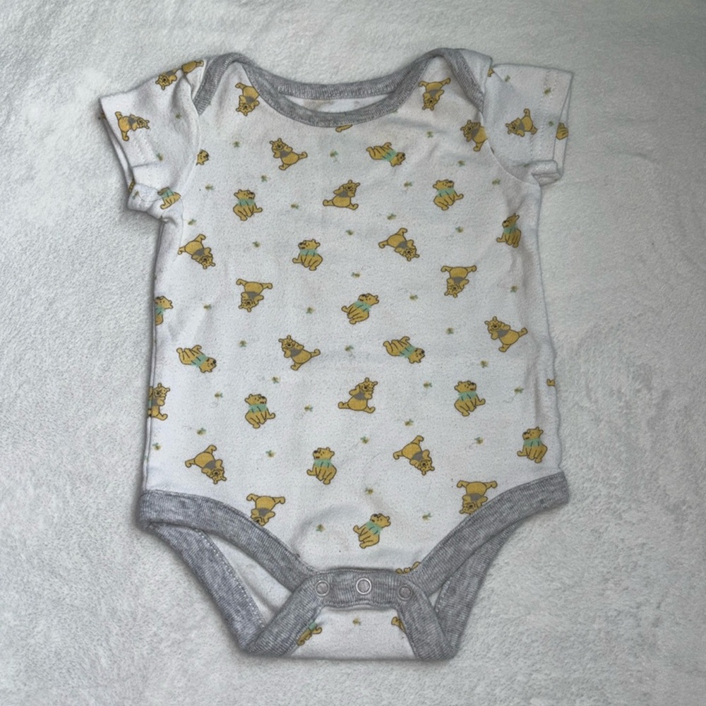 Disney Winnie the Pooh bodysuit: onesie